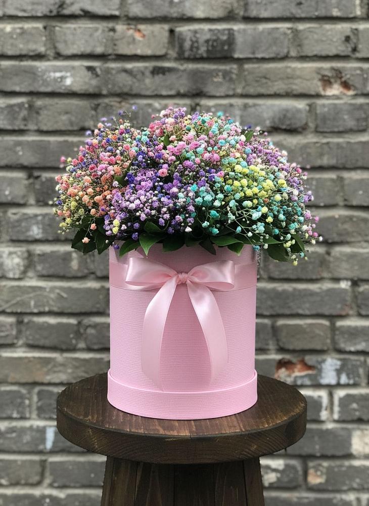 Цветочная композиция из Гипсофила и Розы в шляпной коробке в Мишкинской