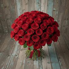 Букет 55 Красных роз Фридом #REPLACE_PRED# Мишкинской