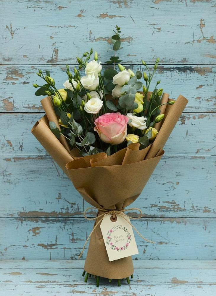 Букет цветов из: Розы и Лизиантусы в Мишкинской