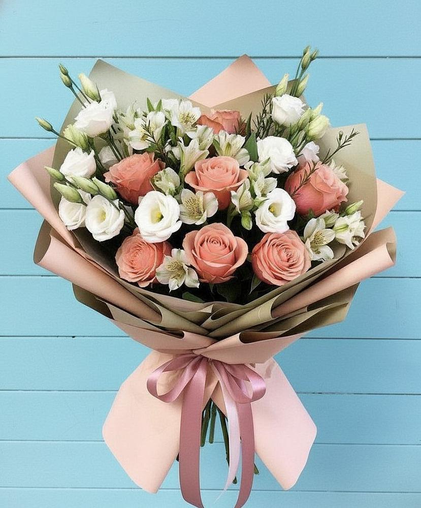 Букет цветов из: Розы, Альстромерии и Лизиантусы в Мишкинской
