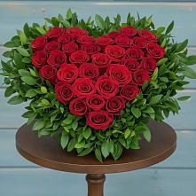 Цветочная композиция из Розы в виде сердца в Мишкинской