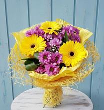 Букет цветов из:  Хризантемы и Герберы в Мишкинской