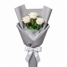 Букет 3 белые розы в Мишкинской