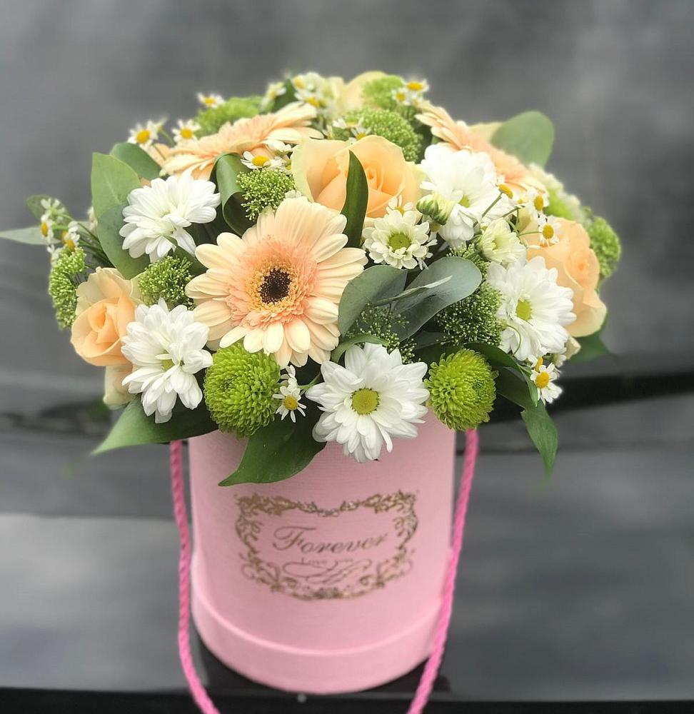 Цветочная композиция из Розы, Герберы и Хризантемы в шляпной коробке в Мишкинской