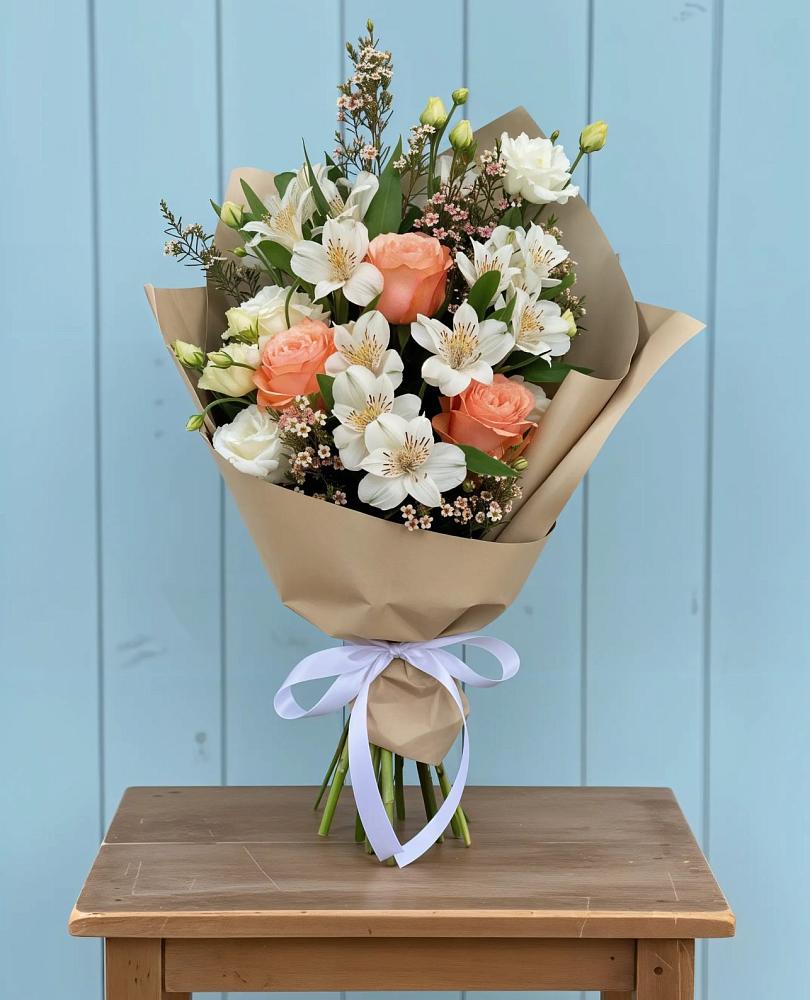 Букет цветов из: Альстромерии, Лизиантусы, Розы и Хризантемы в Мишкинской