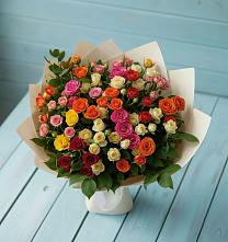 Букет Микс из разноцветных кустовых роз в Мишкинской